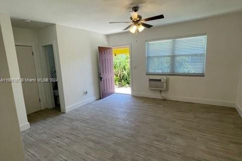Immobilier commercial à vendre à North Miami Beach, Floride: 227.61 m2 № 1101400 - photo 17