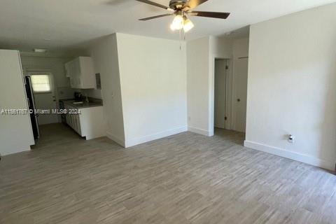 Immobilier commercial à vendre à North Miami Beach, Floride: 227.61 m2 № 1101400 - photo 16
