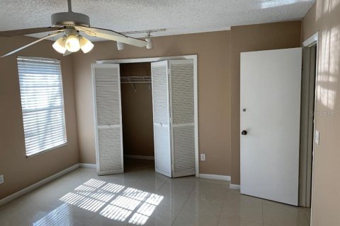 Townhouse in Tampa, Florida 2 bedrooms, 117.15 sq.m. № 1369567 - photo 25