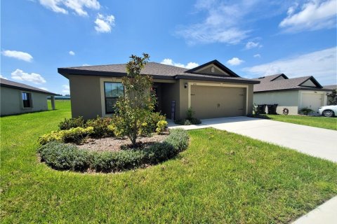 Villa ou maison à louer à Dundee, Floride: 3 chambres, 130.16 m2 № 1369536 - photo 1