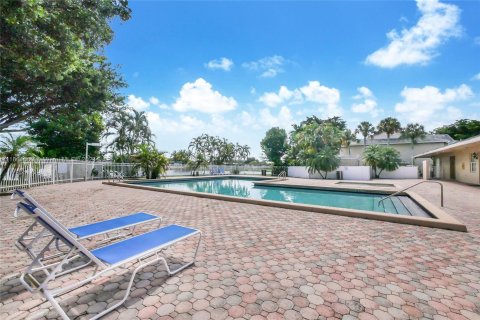 Copropriété à louer à Pembroke Pines, Floride: 3 chambres, 101.54 m2 № 1367391 - photo 12