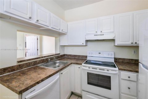 Condominio en alquiler en Pembroke Pines, Florida, 3 dormitorios, 101.54 m2 № 1367391 - foto 5