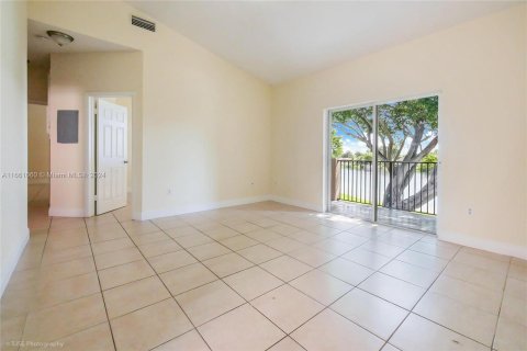 Copropriété à louer à Pembroke Pines, Floride: 3 chambres, 101.54 m2 № 1367391 - photo 3