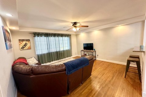 Condo in Miami Beach, Florida, 1 bedroom  № 1223633 - photo 5