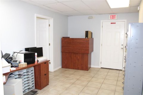 Commercial property in Tampa, Florida 371.61 sq.m. № 644211 - photo 17