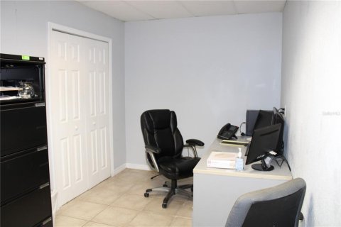 Commercial property in Tampa, Florida 371.61 sq.m. № 644211 - photo 21