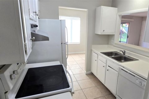 Condo in Kissimmee, Florida, 2 bedrooms  № 1393259 - photo 7