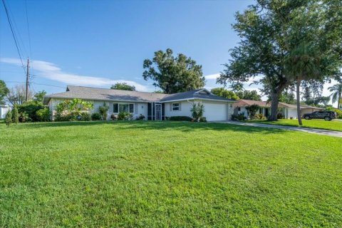 Villa ou maison à vendre à Sarasota, Floride: 3 chambres, 194.07 m2 № 1393222 - photo 2