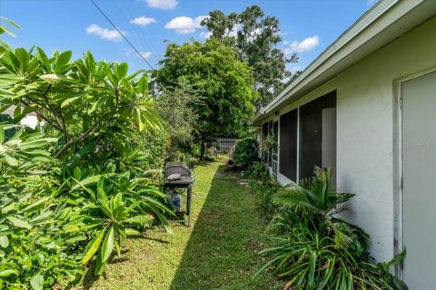 House in Sarasota, Florida 3 bedrooms, 194.07 sq.m. № 1393222 - photo 30