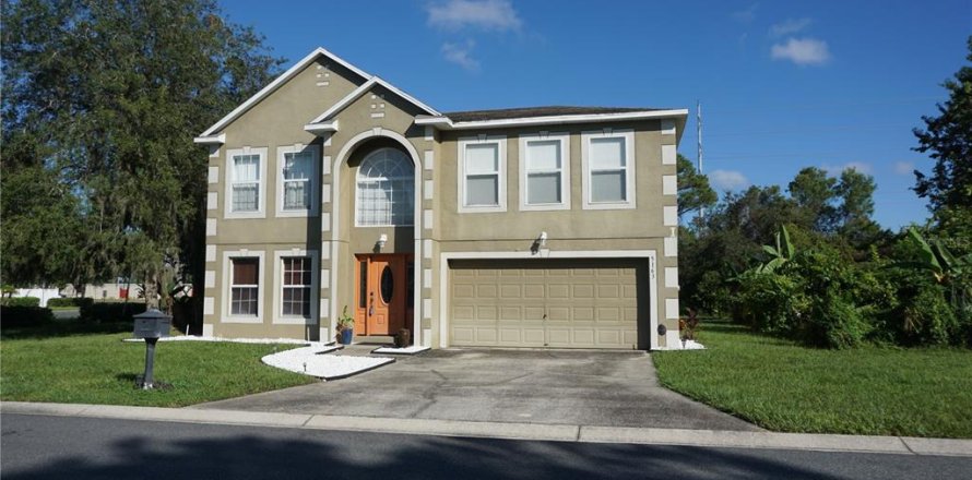 House in Lakeland, Florida 4 bedrooms, 282.24 sq.m. № 1393260