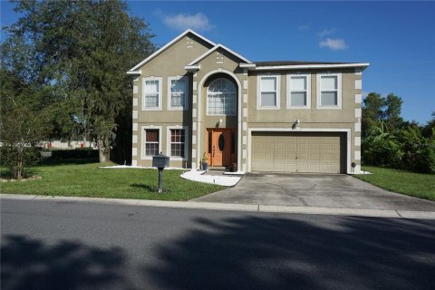 House in Lakeland, Florida 4 bedrooms, 282.24 sq.m. № 1393260 - photo 2