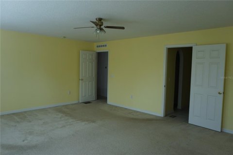 House in Lakeland, Florida 4 bedrooms, 282.24 sq.m. № 1393260 - photo 16