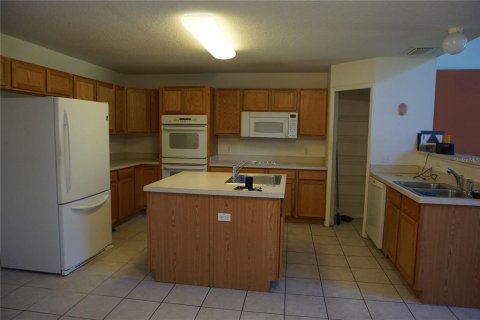 House in Lakeland, Florida 4 bedrooms, 282.24 sq.m. № 1393260 - photo 9