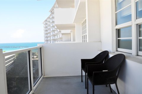 Condo in Miami Beach, Florida, 1 bedroom  № 4484 - photo 8