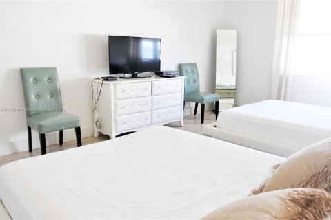 Condo in Miami Beach, Florida, 1 bedroom  № 4484 - photo 6