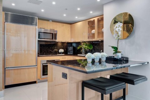 Condo in Miami Beach, Florida, 1 bedroom  № 1368646 - photo 9