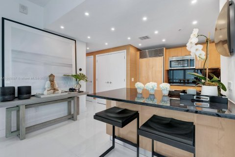 Condo in Miami Beach, Florida, 1 bedroom  № 1368646 - photo 11