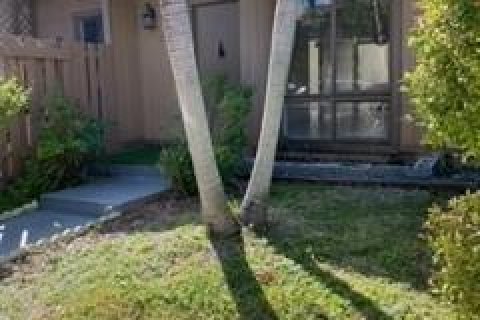 Townhouse in North Miami Beach, Florida 4 bedrooms, 141.68 sq.m. № 1004916 - photo 13
