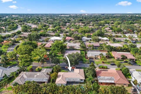 House in Coral Springs, Florida 4 bedrooms, 189.52 sq.m. № 1222446 - photo 5