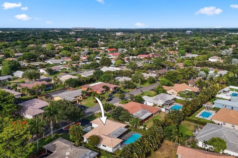 House in Coral Springs, Florida 4 bedrooms, 189.52 sq.m. № 1222446 - photo 6