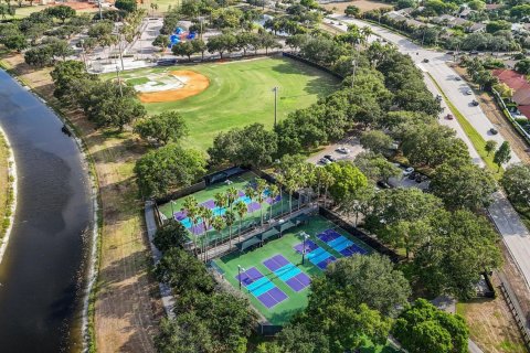 Villa ou maison à vendre à Coral Springs, Floride: 4 chambres, 189.52 m2 № 1222446 - photo 2