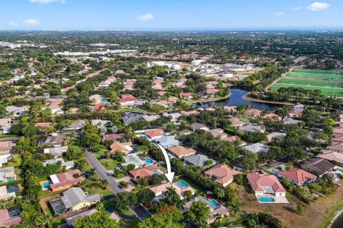 House in Coral Springs, Florida 4 bedrooms, 189.52 sq.m. № 1222446 - photo 3