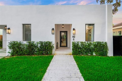 Casa en venta en Miami, Florida, 5 dormitorios, 172.52 m2 № 953760 - foto 18