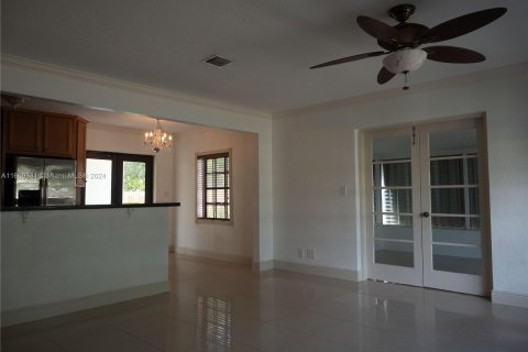 House in Fort Lauderdale, Florida 3 bedrooms, 121.52 sq.m. № 1232371 - photo 3