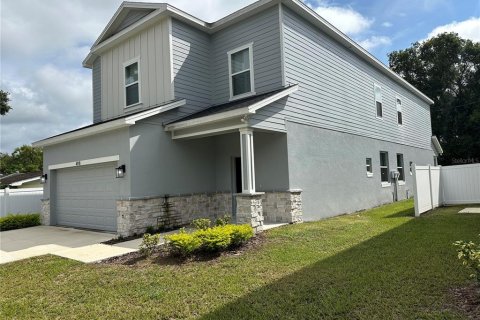 Villa ou maison à louer à Zephyrhills, Floride: 4 chambres, 181.9 m2 № 1366670 - photo 8