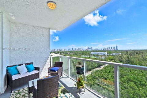 Condominio en venta en North Miami, Florida, 2 dormitorios, 148.92 m2 № 1375478 - foto 11