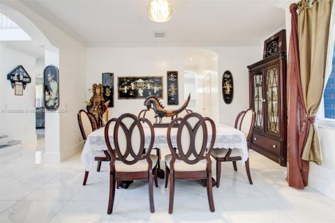 Villa ou maison à vendre à Pembroke Pines, Floride: 6 chambres, 267.47 m2 № 1375483 - photo 15