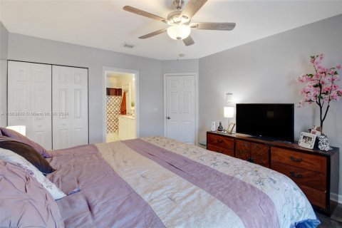 Villa ou maison à vendre à Pembroke Pines, Floride: 6 chambres, 267.47 m2 № 1375483 - photo 24