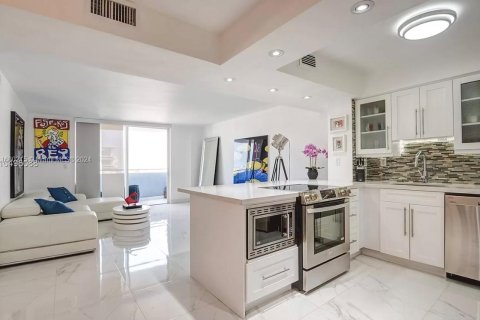 Condominio en venta en Miami Beach, Florida, 1 dormitorio, 70.98 m2 № 1410553 - foto 5