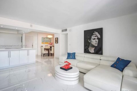 Condominio en venta en Miami Beach, Florida, 1 dormitorio, 70.98 m2 № 1410553 - foto 3