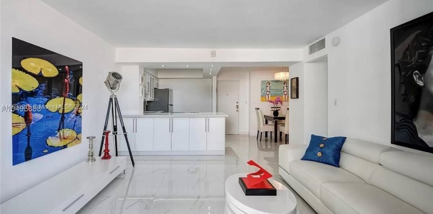 Condominio en Miami Beach, Florida, 1 dormitorio  № 1410553