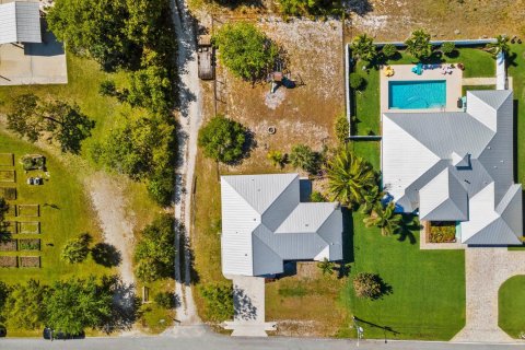 Casa en venta en Jensen Beach, Florida, 3 dormitorios, 139.45 m2 № 1224612 - foto 1