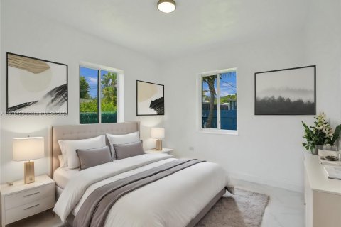 Casa en venta en Biscayne Park, Florida, 6 dormitorios, 164.25 m2 № 1160138 - foto 9