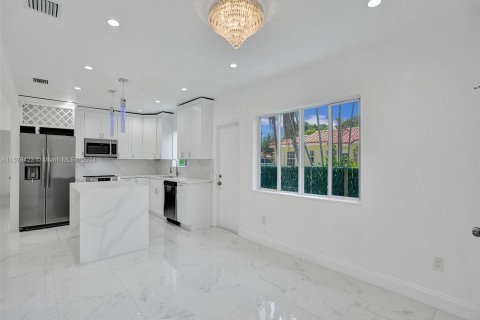 Villa ou maison à vendre à Biscayne Park, Floride: 6 chambres, 164.25 m2 № 1160138 - photo 29