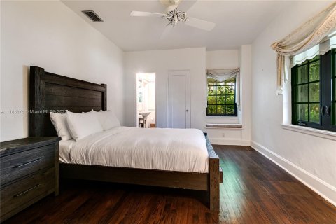 Casa en alquiler en Fort Lauderdale, Florida, 3 dormitorios, 251.58 m2 № 6667 - foto 16