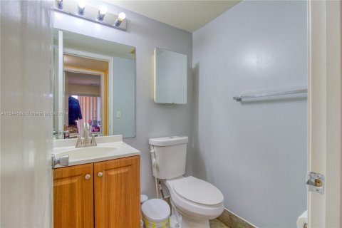 Condominio en venta en Pembroke Pines, Florida, 2 dormitorios, 88.54 m2 № 1229603 - foto 17