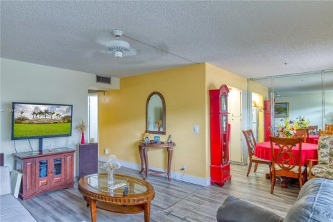 Condominio en venta en Pembroke Pines, Florida, 2 dormitorios, 88.54 m2 № 1229603 - foto 6