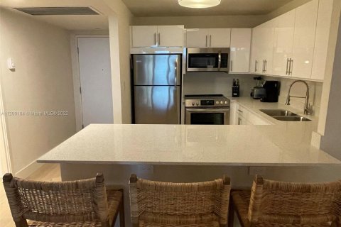 Condominio en alquiler en Miami Beach, Florida, 70.61 m2 № 8288 - foto 3