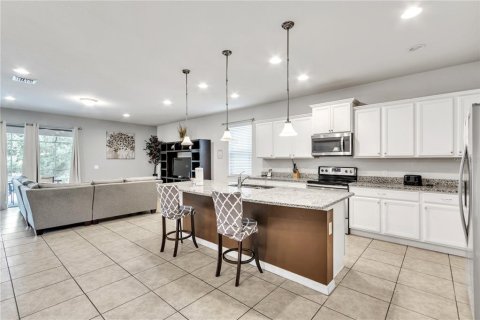 Casa en venta en Kissimmee, Florida, 8 dormitorios, 375.42 m2 № 1297184 - foto 11