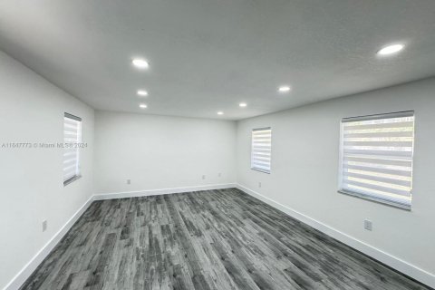 Casa en venta en Miami, Florida, 3 dormitorios, 120.03 m2 № 1330328 - foto 21