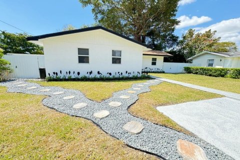 Villa ou maison à vendre à Miami, Floride: 3 chambres, 120.03 m2 № 1330328 - photo 2