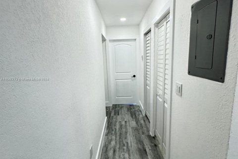 Casa en venta en Miami, Florida, 3 dormitorios, 120.03 m2 № 1330328 - foto 19