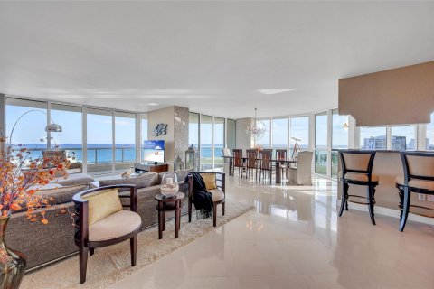 Condominio en venta en Fort Lauderdale, Florida, 3 dormitorios, 274.06 m2 № 925590 - foto 26