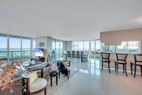 Copropriété à vendre à Fort Lauderdale, Floride: 3 chambres, 274.06 m2 № 925590 - photo 29