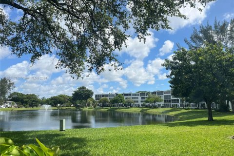 Condo in Deerfield Beach, Florida, 2 bedrooms  № 1233382 - photo 19