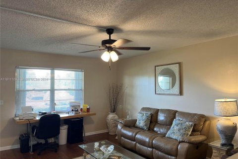 Condo in Deerfield Beach, Florida, 2 bedrooms  № 1233382 - photo 9